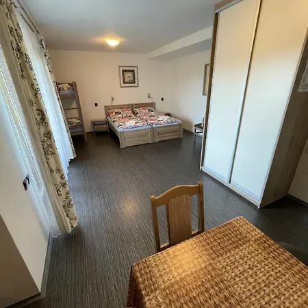 Homestay Maxovo Kralovstvi Rovensko pod Troskami