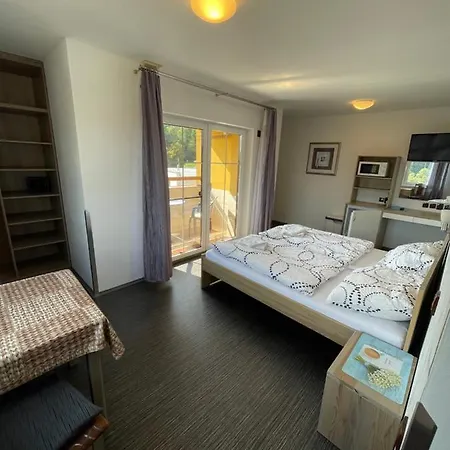 Homestay Maxovo Kralovstvi Rovensko pod Troskami