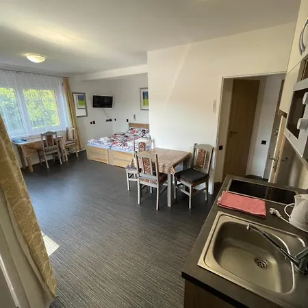 Maxovo Kralovstvi Rovensko pod Troskami