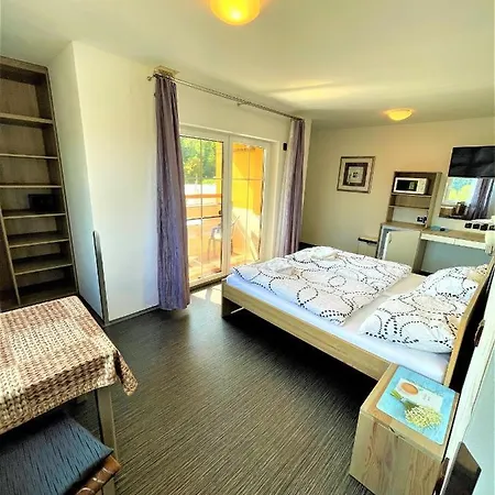 Maxovo Kralovstvi Homestay *