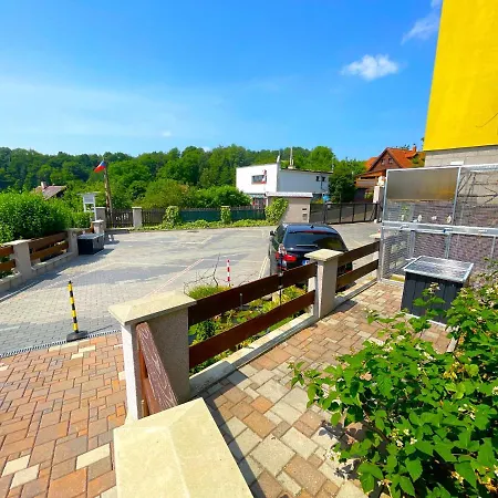 Maxovo Kralovstvi * Rovensko pod Troskami