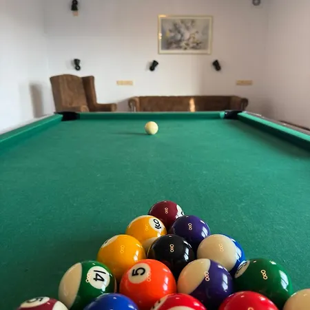 Maxovo Kralovstvi * Rovensko pod Troskami