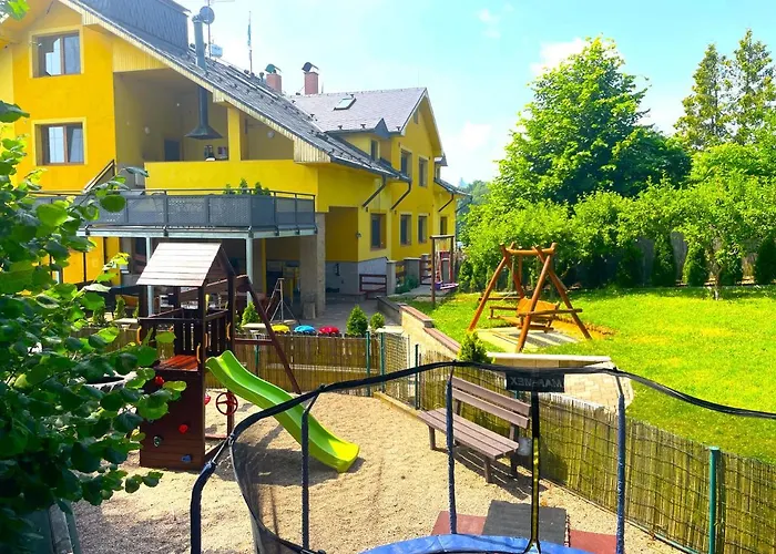 Maxovo Kralovstvi Rum i privatbostad Rovensko pod Troskami